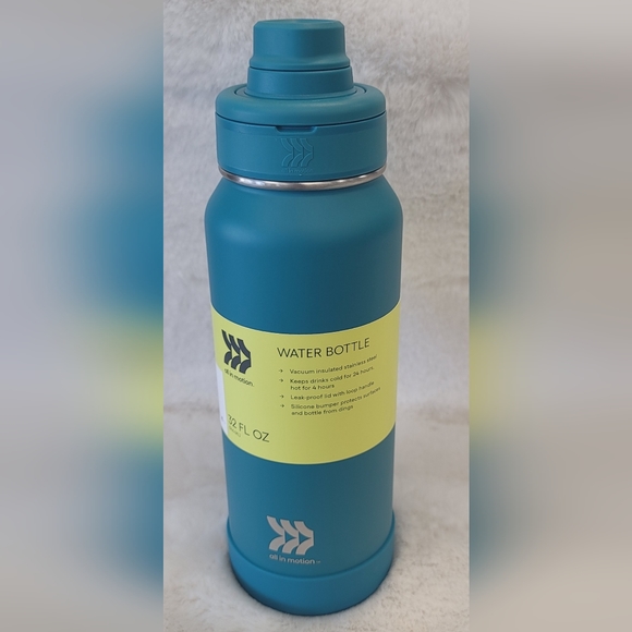All in Motion 32oz Vacuum Insulated StainlessSteel Water Bottle - Picture 1 of 3